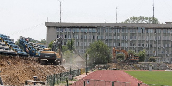 FOTO / IMAGINI DEMOLARE STADION, TRIBUNA A II-A, 14.08.2015