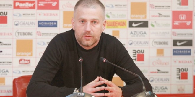 PANDURII TV / CONFERINŢĂ DE PRESĂ EDWARD IORDĂNESCU, ET. III PLAY-OFF, DINAMO – PANDURII TÂRGU JIU