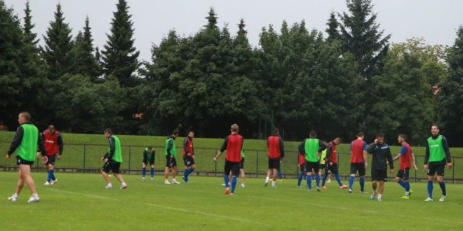 FOTO / ANTRENAMENT  II  PANDURII TARGU JIU CANTONAMENT MARIBOR  27.06.2016