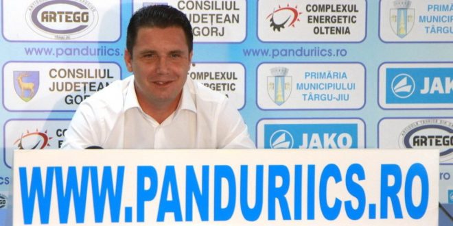 PANDURII TV / CONFERINŢĂ DE PRESĂ A PREŞEDINTELUI NARCIS RĂDUCAN REUNIRE LOT PANDURII 14.06.2016