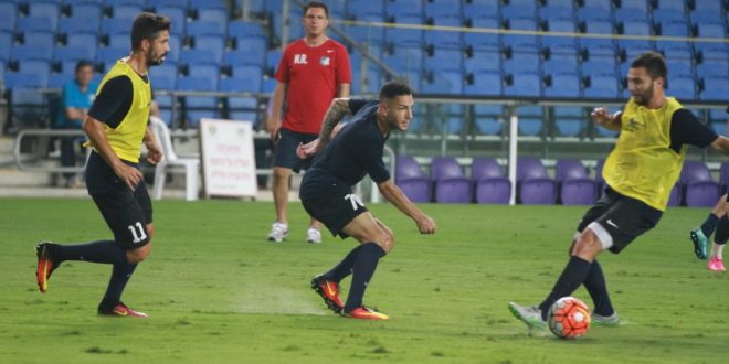 FOTO / IMAGINI DE LA ANTRENAMENTUL OFICIAL AL ECHIPEI PANDURII  PE STADIONUL NETANYA DIN ISRAEL