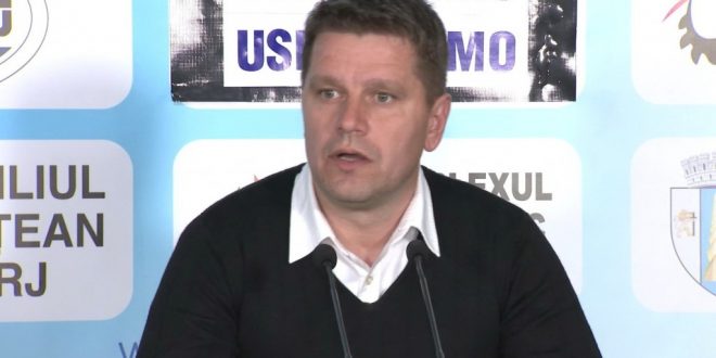 PANDURII TV / CONFERINŢA DE PRESĂ A ANTRENORULUI ECHIPEI PANDURII, FLAVIUS STOICAN