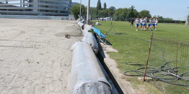 FOTO / IMAGINI DE LA LUCRĂRILE EFECTUATE LA TERENUL 2 DIN INCINTA COMPLEXULUI SPORTIV MUNICIPAL